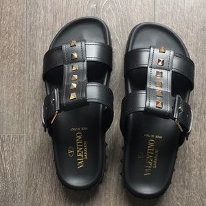 Valentino garavani rockstud black slides size 35